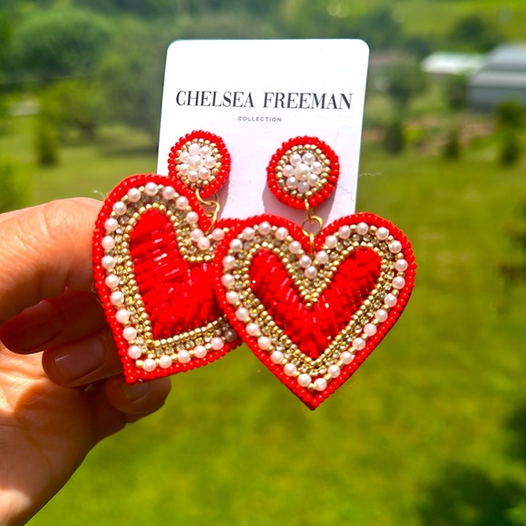 ❤️New Chelsea Freeman Embellished Heart Earrings. Simply stunning and well made. - Picture 2 of 4